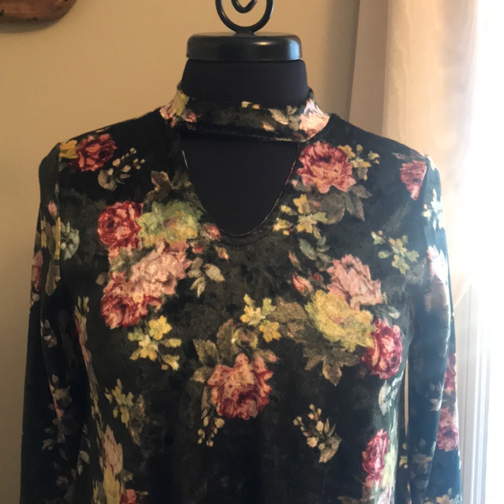 Pomelo dress - soft, flowy velvet material